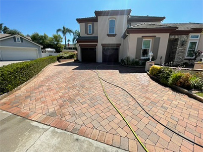 Driveway-and-Sidewalk-Cleaning